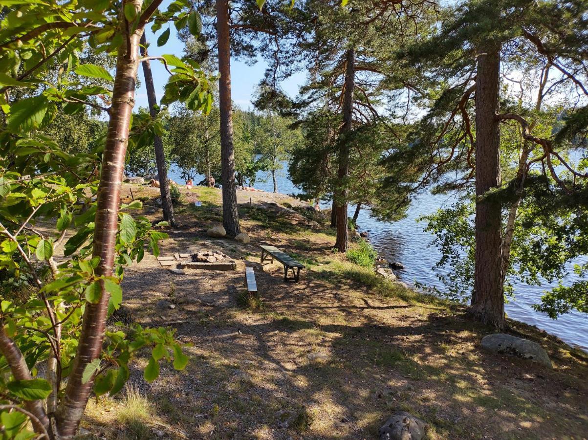 Varhaga Vandrarhem Sjuntorp Kültér fotó
