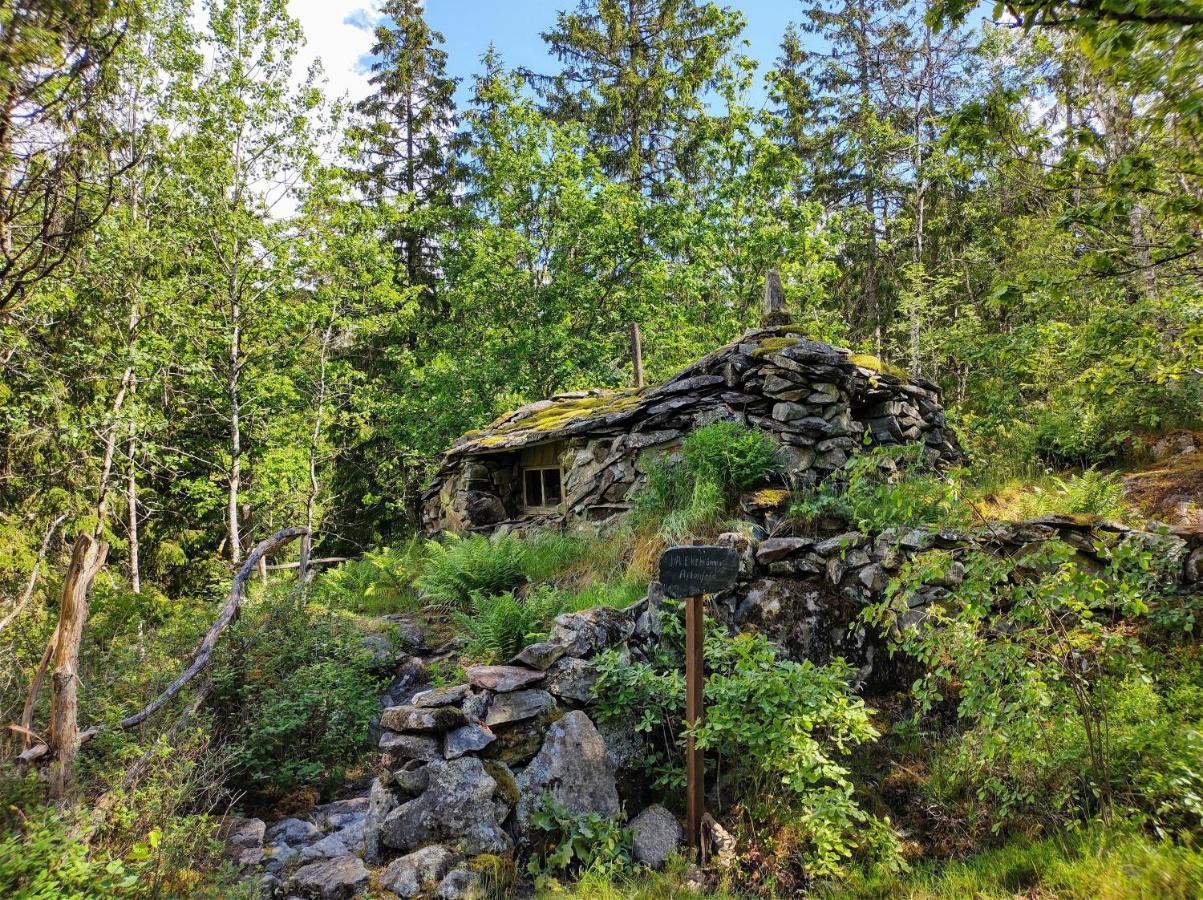 Varhaga Vandrarhem Sjuntorp Kültér fotó