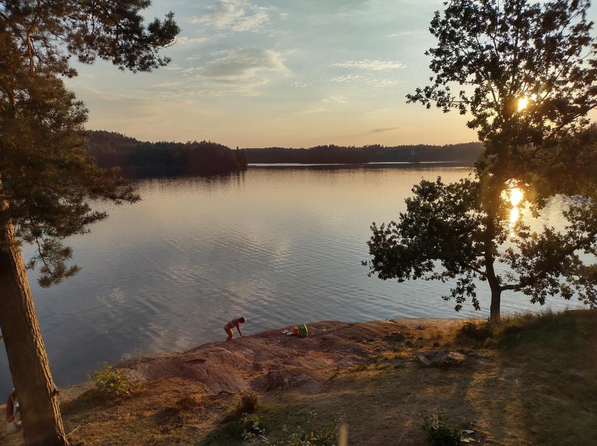 Varhaga Vandrarhem Sjuntorp Kültér fotó
