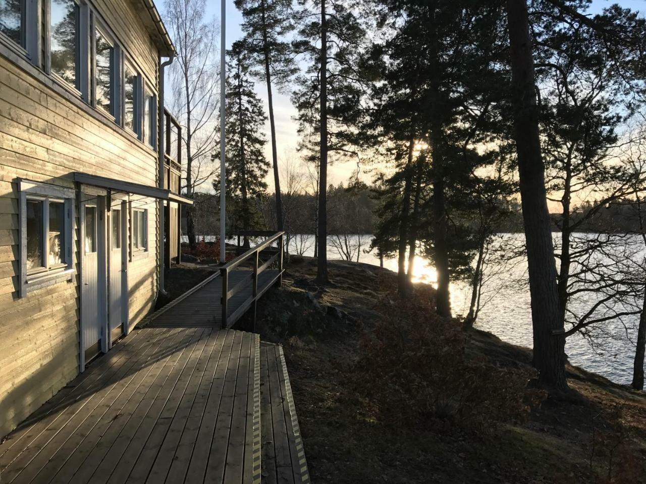 Varhaga Vandrarhem Sjuntorp Kültér fotó